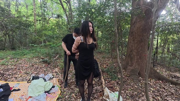 #忧郁的笨鸟 户外小树林二人悬吊
