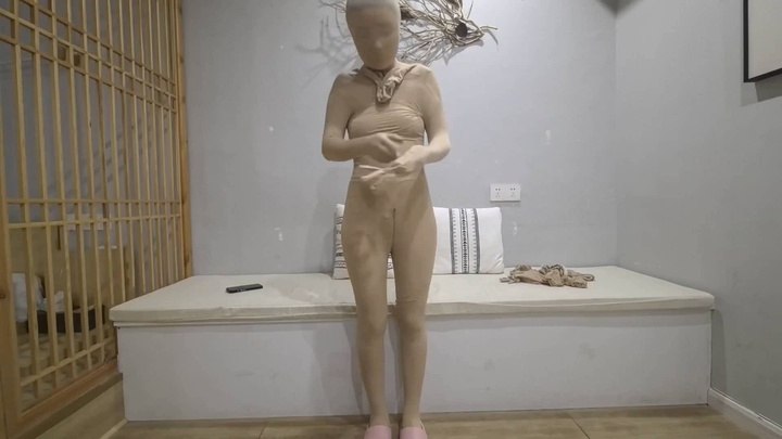 #FXX【ZENTAI】缝着接受挑战任务再穿通宵，接到定拍室内穿三层 第一层缝第三层锁，视线几乎没有了，在家梳妆打扮好外出挑战定拍的任务，找一个路人聊天，到便利店购物，今天遇到的....mp4