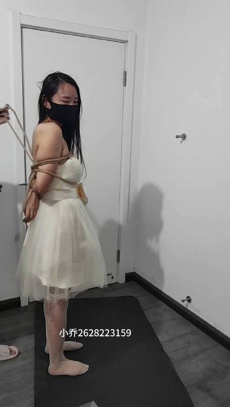 #小乔 一个同学 婚纱 电极片 滴蜡 第一次比较羞涩.mp4