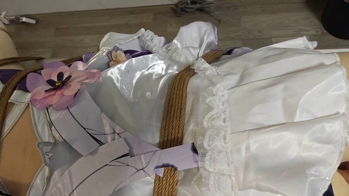 #XcTian kigurumi遐蝶娃娃被固定在桌子上折磨调教.mp4