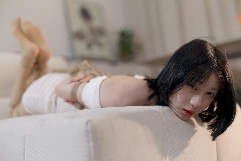 #红鲤鱼 安娜转型风格连衣裙肉丝短发日式驷马下载地址