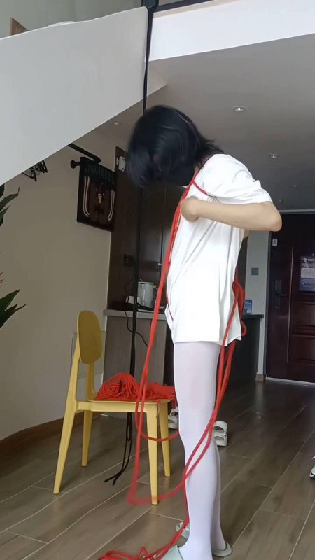 #小自白 龟甲缚+并腿缚+吊缚的自缚全过程，还有工具人的小报复.mp4