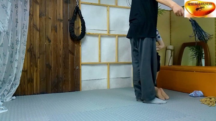 #绳舞飞扬 橘子空姐调教（上集）168橘子空姐首次尝试啵啵贝、四马吊走训练，啵啵振阴干扰不断求饶、TK鞭脚抖+观音脚强高直到脚趾抽筋！.mp4